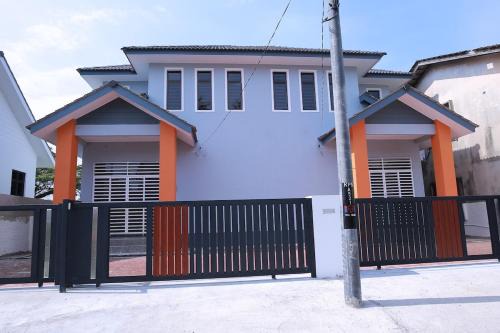 Kampung Telaga Nibong House | Green Dream Homestay 2&3 KB Town 6 Aircond Rooms with Wifi & Netflix