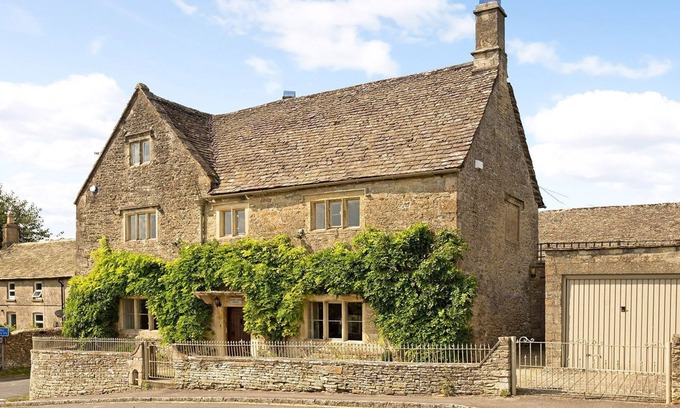 Aldsworth Cottage | Green Farm House, Aldworth - sleeps 10 guests in 5 bedrooms