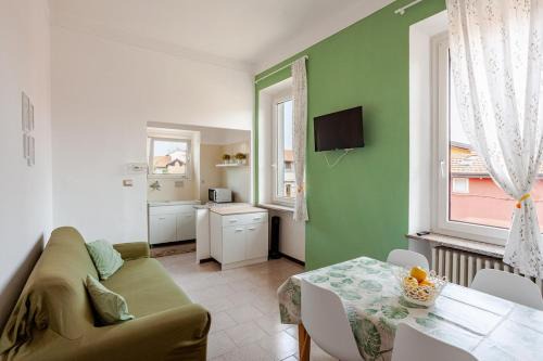 Arona Apartment | Green House 5 minutes from Lake