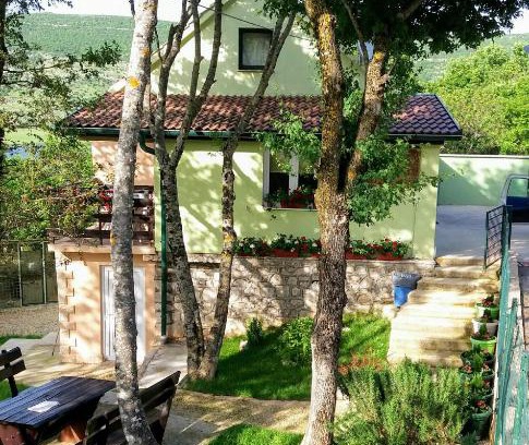 Canton 10 House | Green House Source Vrilo