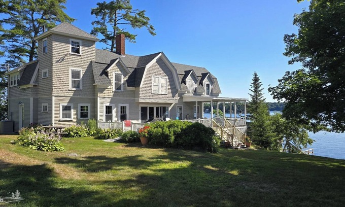 East Boothbay House | Green Landing | Waterfront | Family Retreat