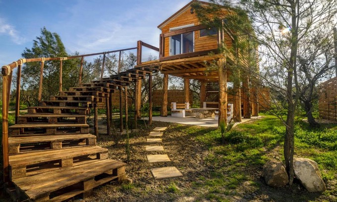 Neromilos Apartment | Green Leaf