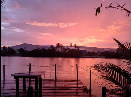 Kampot Hotel | Green Mango Bungalows