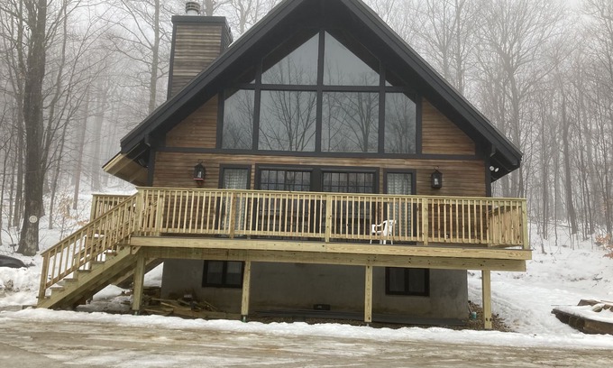 Stratton and Bromley Ski Areas House | Green Mountain National Forest Ski Chalet