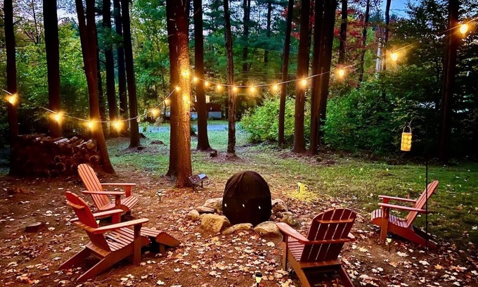 Londonderry Ski Chalet | Green Mt Getaway: Close to Magic, Stratton, Bromley, Okemo Parks