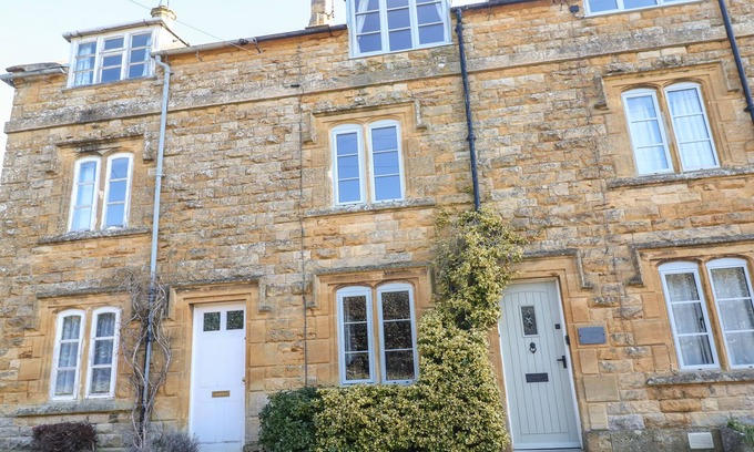 Blockley Cottage | GREEN PUMP COTTAGE, family friendly, with open fire in Blockley