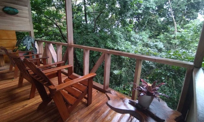 La Fortuna Ski Chalet | Green Sunrise Chalet ,Nature Lovers with Volcano View .