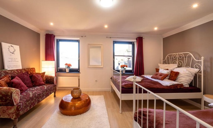 Weibern Apartment | Green Valley Lounge Apartment