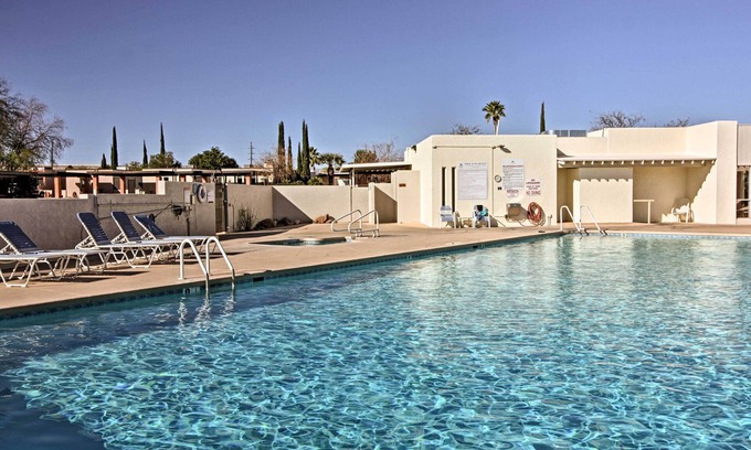 Casa Paloma I House | Green Valley Townhome w/Patio & Resort Amenities
