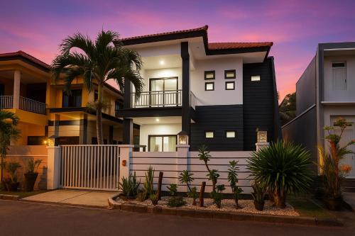 Mumbul Villa | Green Villa - 4BR Luxury Villa - Nusa Dua Beach by Globalstay