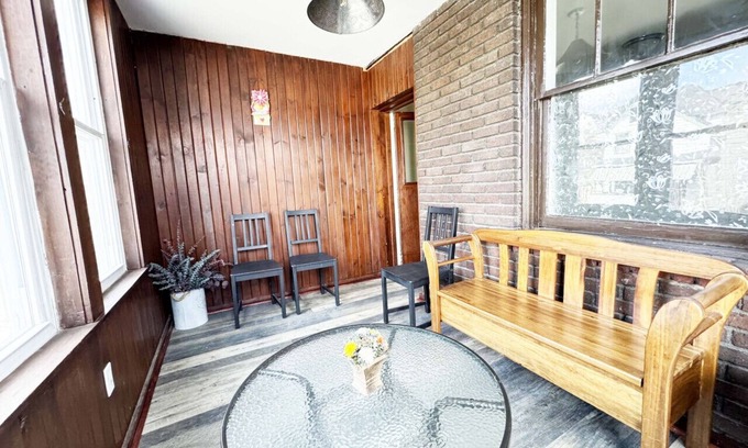 Greenfield Apartment | Greenfield Gem, Free On-street Parking