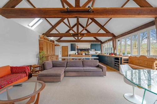 Whichford House | Greenhill Farm Barn- Stunning Cotswold Barn with Billiards Room