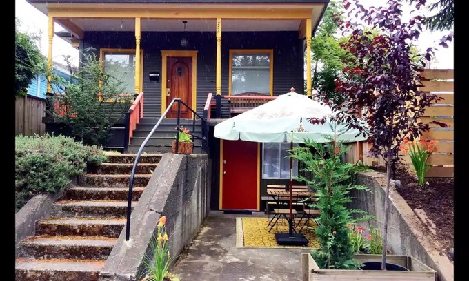 Phinney Ridge House | Greenlake Seattle Getaway