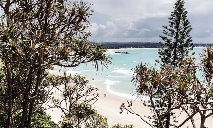 Coolangatta Hotel | Greenmount Beach House