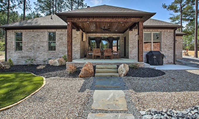 Hot Springs Village House | 'Greenside Bunker' w/ Fire Pit on Golf Course!