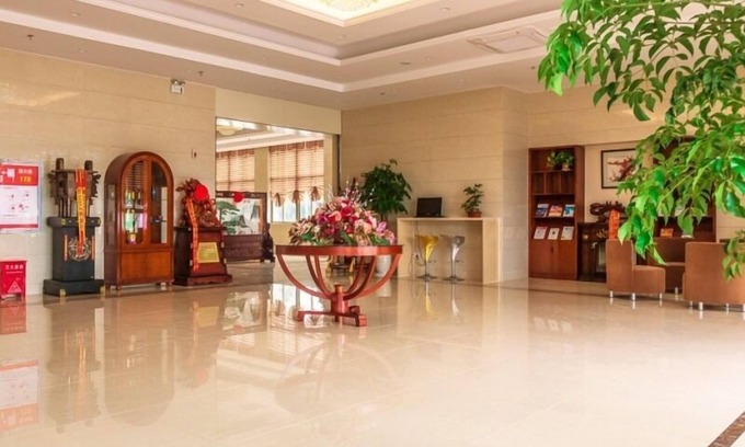 Tianzhuangxiang Hotel | GreenTree Inn Wuxi Jiangyin Huashi Avenue Huaxi Village Hotel