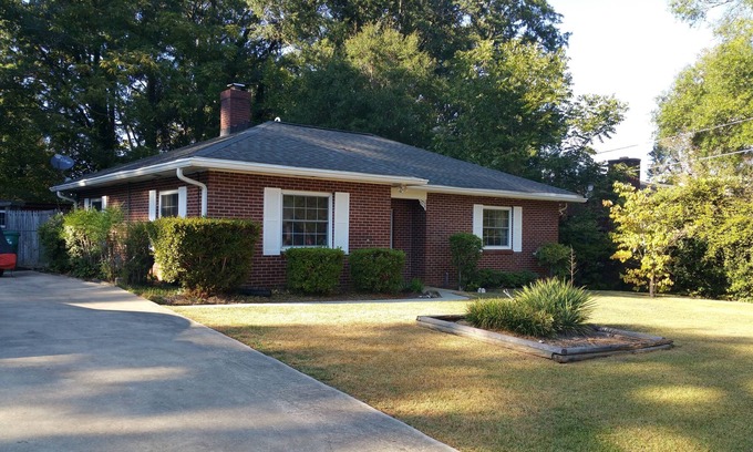 Greenwood House | Greenwood Private Home Close to EVERYTHING in TOWN