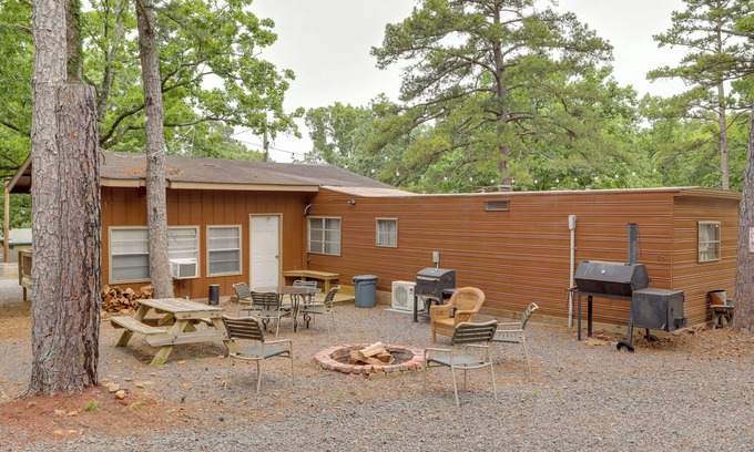 Greers Ferry Cabin | Greers Ferry Lake Escape: Cabin w/Pool Access