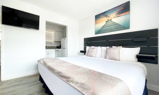 Hollywood Hotel | Greniers