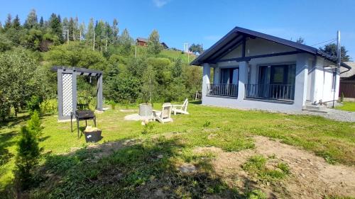 Slavske House | Grey Hous