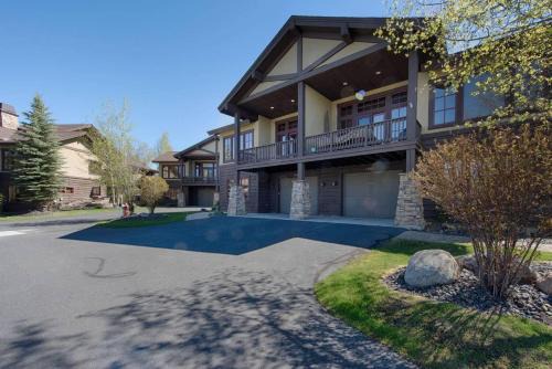 McCall House | Greystone on Payette Lake by Casago McCall - Donerightmanagement