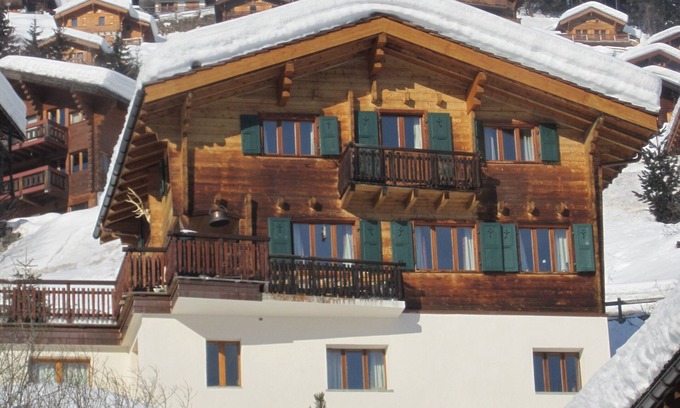 Grimentz Ski Chalet | Grimentz - charming chalet - sleeps 13 in 7 bedrooms
