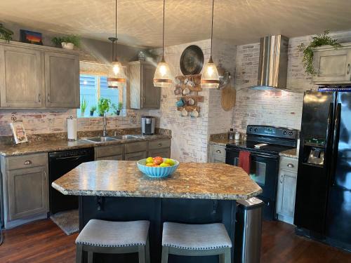 Columbia Falls House | Grizzly Glacier