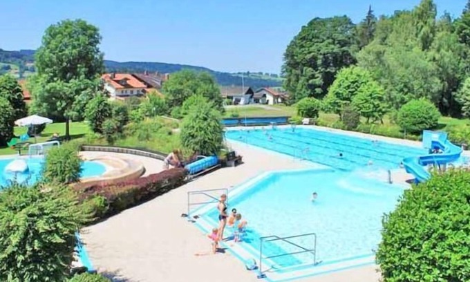 Frauenau Apartment | Große gemütliche Fewo mit Balkon in zentraler Lage