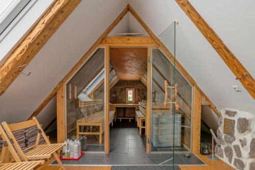 Schonach im Schwarzwald Apartment | Großes Ferienhaus mit Sauna, Grill, Garten, Kaminofen - Zum Kuckuck