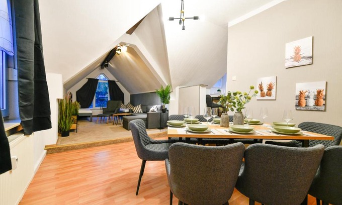 Gallinchen Apartment | Großes Spree Apartment, 3 Schlafzimmer bis 10 Personen, 4x KfZ Parkplatz, Terrasse, Waschtrockner, Wlan, Netflix