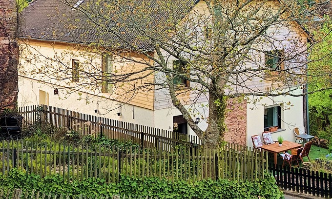 Muerlenbach Apartment | Großzügige Ferienwohnung in der Vulkaneifel
