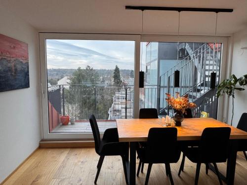 Penzing Apartment | Großzügiges Dachterrassen-Appartment mit Klimaanlage und wunderbarem Ausblick über ganz Wien
