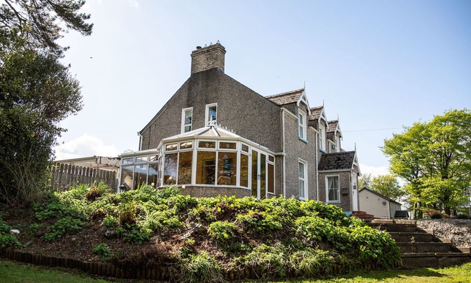 Londonderry Bed & Breakfast | Groarty House & Manor B&B