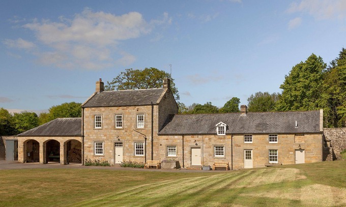 Morpeth Cottage | GROOMS COTTAGE - An elegant dog friendly escape for two in the grounds of Netherwitton Hall, a histo