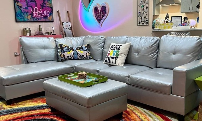 Tallahassee House | Groovy House-King Bed-Pets-Patio-Fence yrd