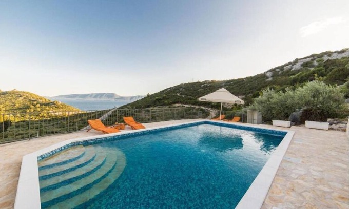 Ploce Apartment | Grot camping