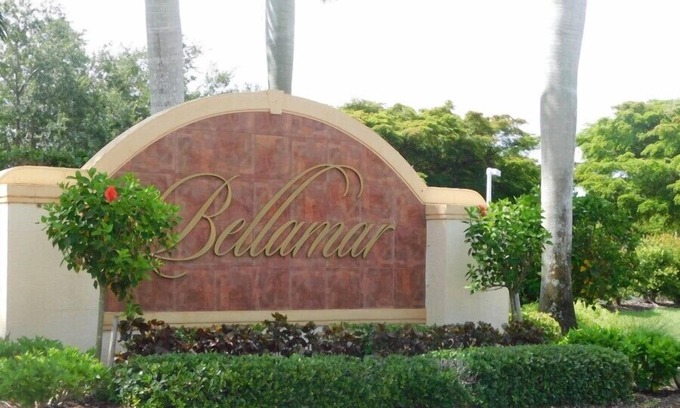 Biggar Condo | Ground floor 3/2 with Courtyard