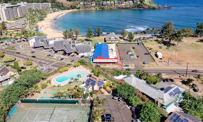 Nawiliwili Apartment | Ground floor Banyon Harbor B17