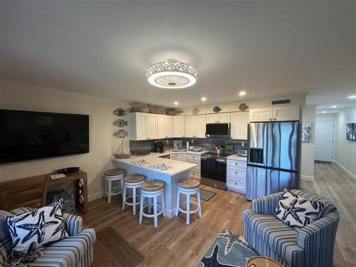 Sanibel Apartment | Ground Floor Condo Steps From The Beach Sanibel Island 3B1