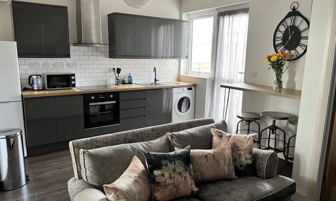 Keynsham Apartment | Ground floor flat