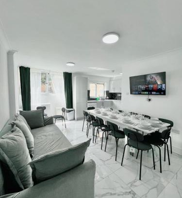 Queen's Park Apartment | Ground-floor Flat in North Maida Vale