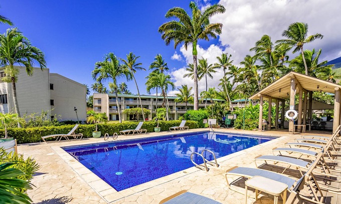 Ualapue Condo | Ground-floor island getaway with ocean/mountain views, pool, & tennis courts