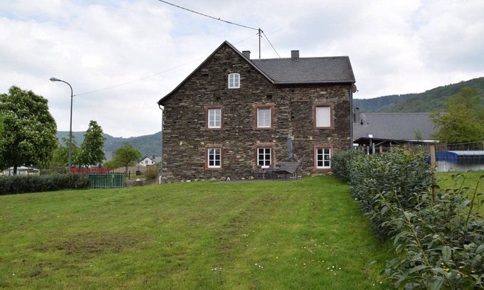 Andel Apartment | GROUND FLOOR, meadow+fence=all single use, dogs welcome