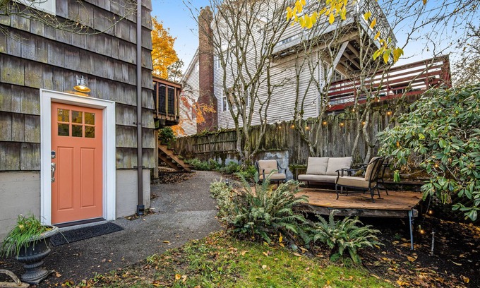 Phinney Ridge House | Ground-floor property with deck, WiFi, and ideal location next to Woodland Park