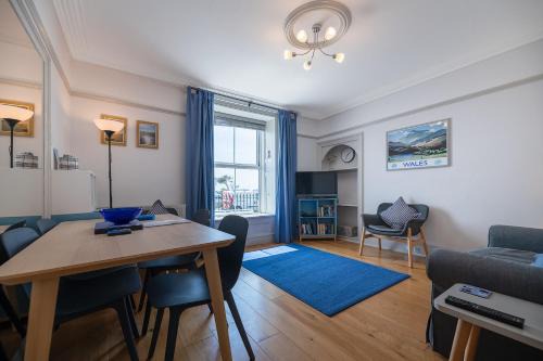 Aberdovey Apartment | Ground Floor Sea View Apartment
