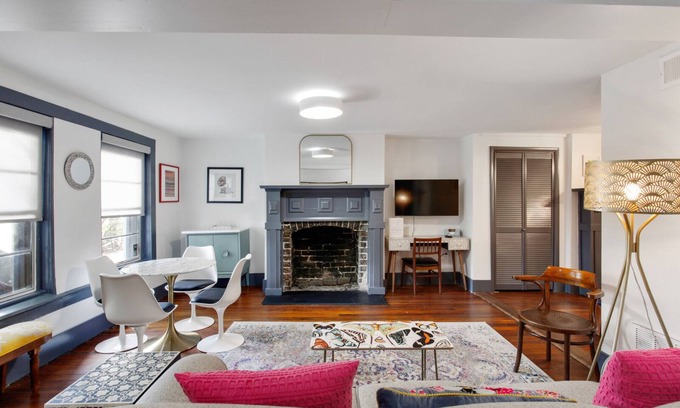 Historic District - North Apartment | Ground Level Apartment in City Center by Perry Lane Hotel