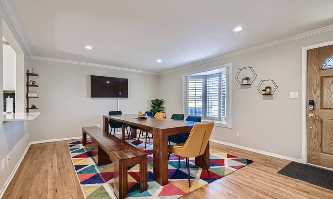 North Alameda House | Group Getaway in Denver- 5 Bedrooms - Bright & Spacious
