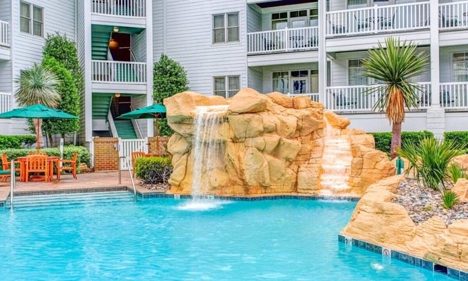 Northeast Virginia Beach Resort | Group Weekend! 4 Amazing Units w/Kitchen, 2 Pools, Minutes to Beach, Boardwalk
