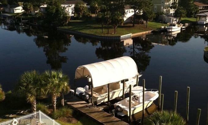 Mexico Beach Condo | Grouper Hole/covered boat slip/pool/2BD-2BA/sleeps 6