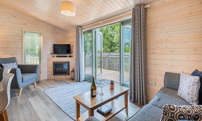 Windermere Cabin | Grove Lodge - a holiday lodge that sleeps 2 with an en-suite